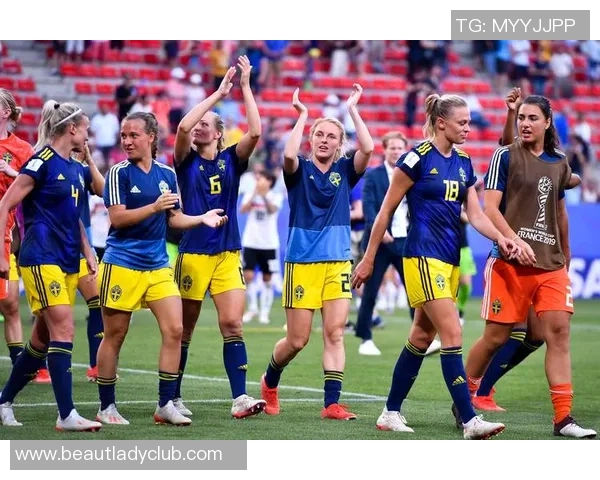 美国女足与哥伦比亚女足激战正酣谁能在国际赛场上笑到最后